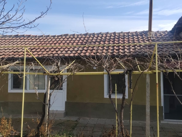 Къща в с. Подем, Област Плевен - 70 кв.м за 572 €/кв.м - Снимка #1