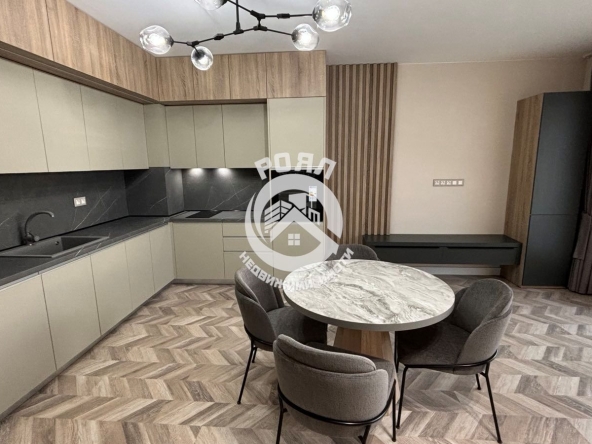 Тристаен апартамент в Пловдив, Христо Смирненски - 111 кв.м за 1711 €/кв.м - Снимка #1