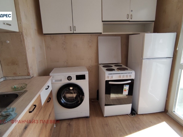 Дава се под наем Двустаен апартамент в Плевен, Дружба 2 - 56 кв.м за 256 € - Снимка #1