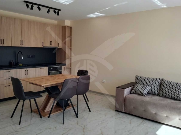 Дава се под наем Тристаен апартамент в Пловдив, Коматево - 97 кв.м за 750 € - Снимка #1