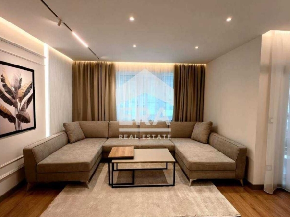 Дава се под наем Тристаен апартамент в Русе, Център - 86 кв.м за 950 € - Снимка #1