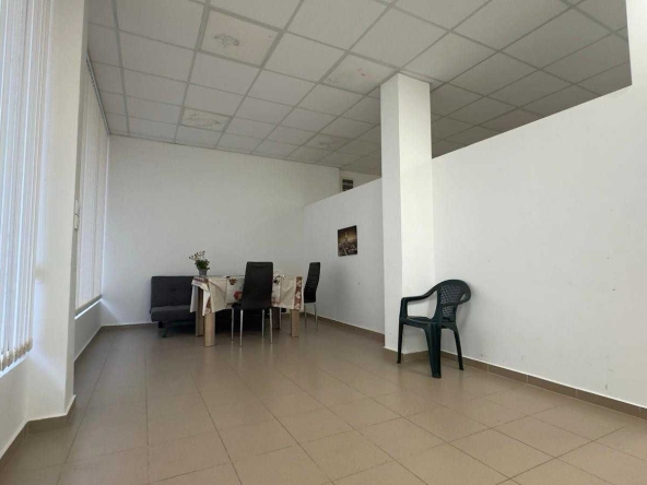 Магазин в Севлиево - 74 кв.м за 810 €/кв.м - Снимка #1