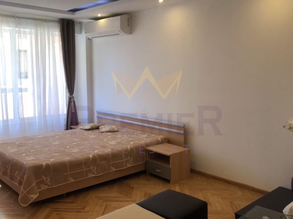 Тристаен апартамент в Варна, Младост 1 - 65 кв.м за 2462 €/кв.м - Снимка #1