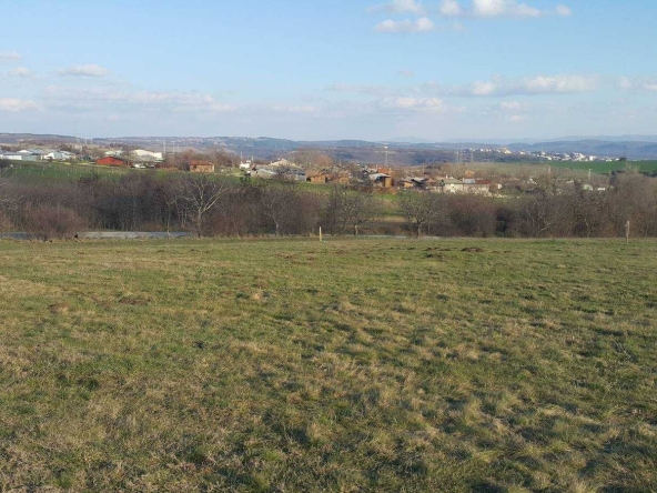 Земеделски имот в с. Беляковец, Област Велико Търново -  кв.м за 4 €/дка - Снимка #1