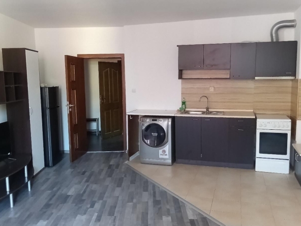 Дава се под наем Двустаен апартамент в Бургас, Меден рудник - зона А - 72 кв.м за 357 € - Снимка #1