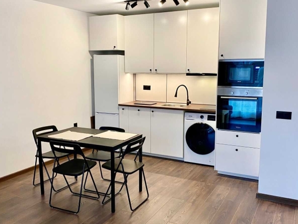 Дава се под наем Двустаен апартамент в София, Люлин 10 - 62 кв.м за 479.4 € - Снимка #1