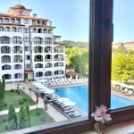 Тристаен апартамент в Обзор - 102 кв.м за 922 €/кв.м - Снимка #1