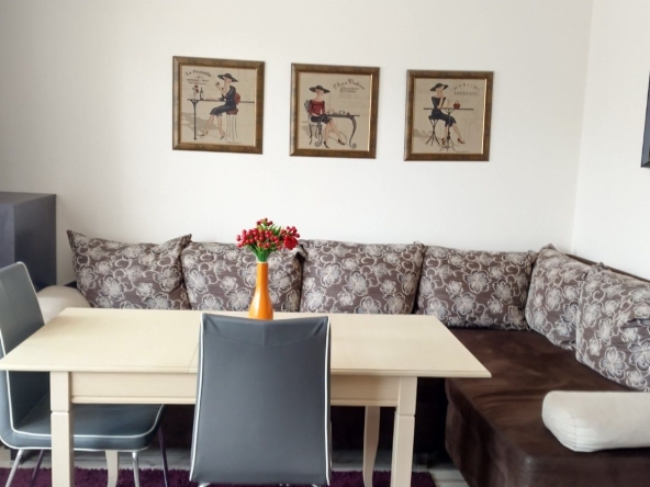 Дава се под наем Двустаен апартамент в Варна, Цветен квартал - 65 кв.м за 430 € - Снимка #1