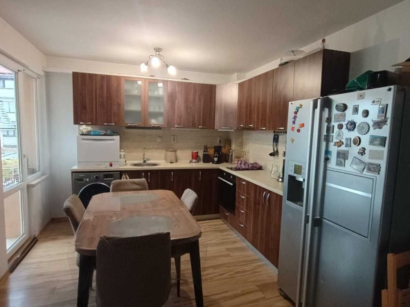 Тристаен апартамент в Стара Загора, Била - 98 кв.м за 1786 €/кв.м - Снимка #1