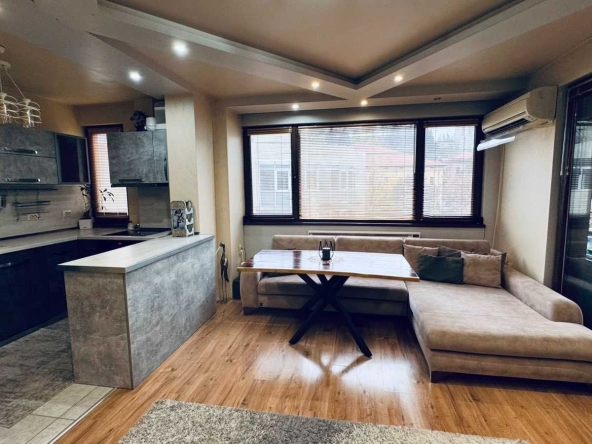 Тристаен апартамент в Хасково, Център - 98 кв.м за 911 €/кв.м - Снимка #1