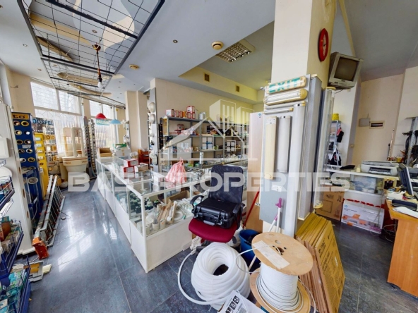 Магазин в София, Надежда 1 - 205 кв.м за 871 €/кв.м - Снимка #1