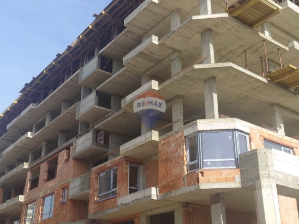 Двустаен апартамент в Варна, Център - 82 кв.м за 1891 €/кв.м - Снимка #1