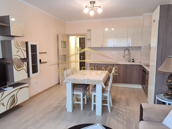 Дава се под наем Двустаен апартамент в Варна, Цветен квартал - 60 кв.м за 489.6 € - Снимка #1