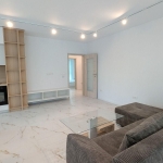 Дава се под наем Тристаен апартамент в София, Витоша - 94 кв.м за 1196.97 € - Снимка #1