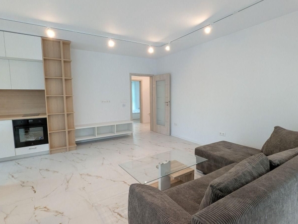 Дава се под наем Тристаен апартамент в София, Витоша - 94 кв.м за 1196.97 € - Снимка #1