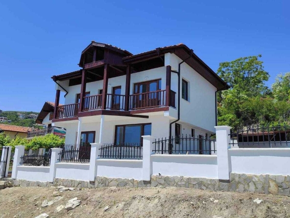 Къща в к.к. Албена - 160 кв.м за 1562 €/кв.м - Снимка #1