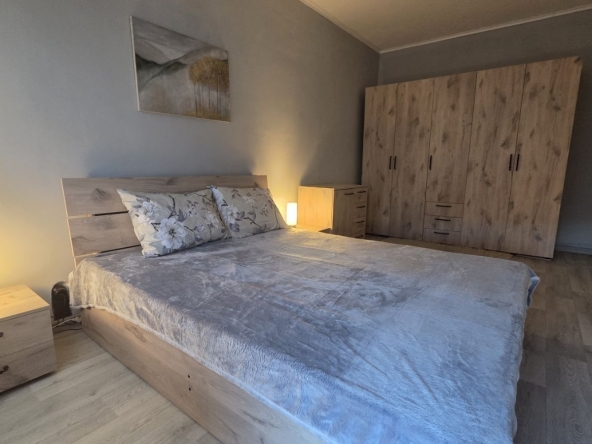 Дава се под наем Тристаен апартамент в Радомир - 90 кв.м за 398.82 € - Снимка #1