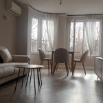 Дава се под наем Двустаен апартамент в Бургас, Славейков - 50 кв.м за 408 € - Снимка #1