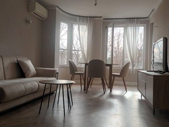 Дава се под наем Двустаен апартамент в Бургас, Славейков - 50 кв.м за 408 € - Снимка #1