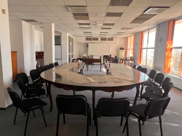 Дава се под наем Зала за събития в Варна, Център -  кв.м за 149.43 € - Снимка #1