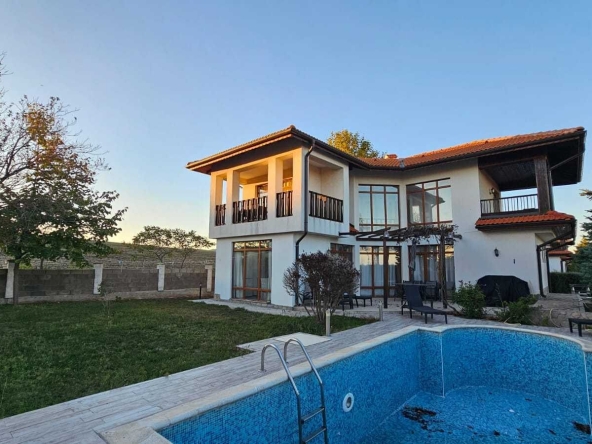 Къща в Ахелой - 180 кв.м за 1112 €/кв.м - Снимка #1