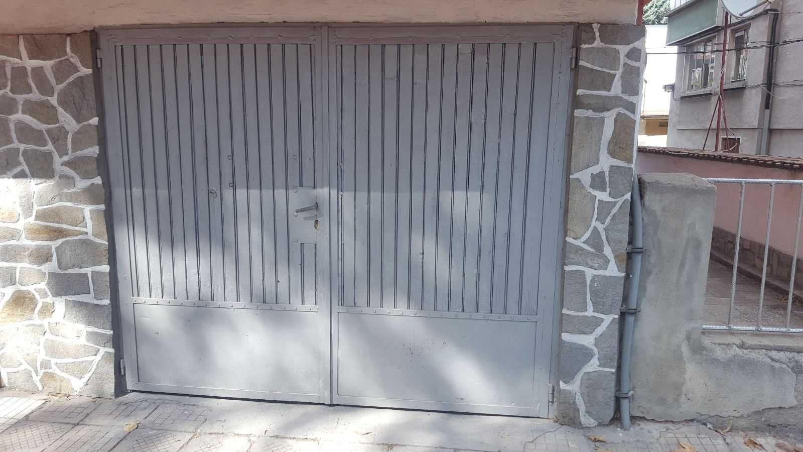 Дава се под наем Гараж / Паркомясто в Пазарджик, Център - 21 кв.м за 84.66 € - Снимка #1