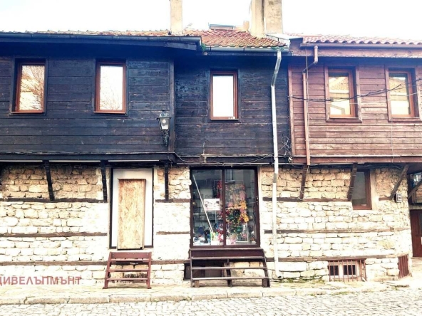 Дава се под наем Четиристаен апартамент в Несебър - 125 кв.м за 583.95 € - Снимка #1