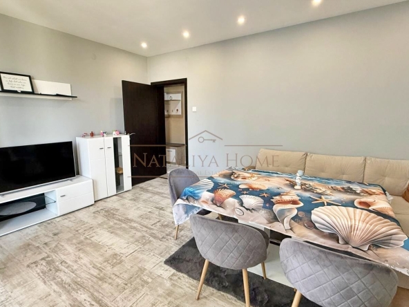 Дава се под наем Етаж от къща в Бургас, Сарафово - 80 кв.м за 663 € - Снимка #1