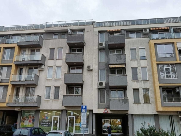 Дава се под наем Тристаен апартамент в Казанлък - 90 кв.м за 408 € - Снимка #1