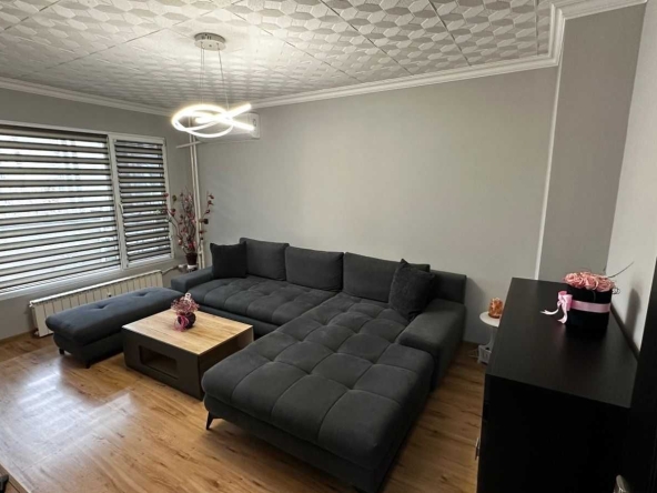 Дава се под наем Тристаен апартамент в София, Стрелбище - 92 кв.м за 548.25 € - Снимка #1