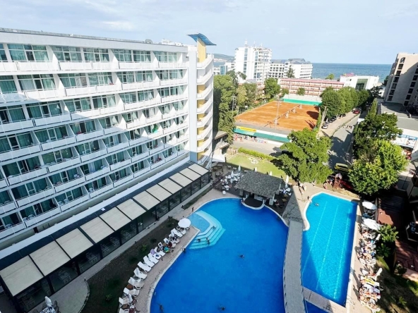 Двустаен апартамент в к.к. Слънчев бряг - 98 кв.м за 484 €/кв.м - Снимка #1