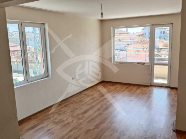 Двустаен апартамент в Айтос - 75 кв.м за 640 €/кв.м - Снимка #1