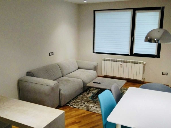 Дава се под наем Двустаен апартамент в София, Изток - 50 кв.м за 598.23 € - Снимка #1