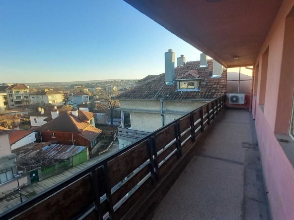 Многостаен апартамент в Разград, Варош - 122 кв.м за 1066 €/кв.м - Снимка #1