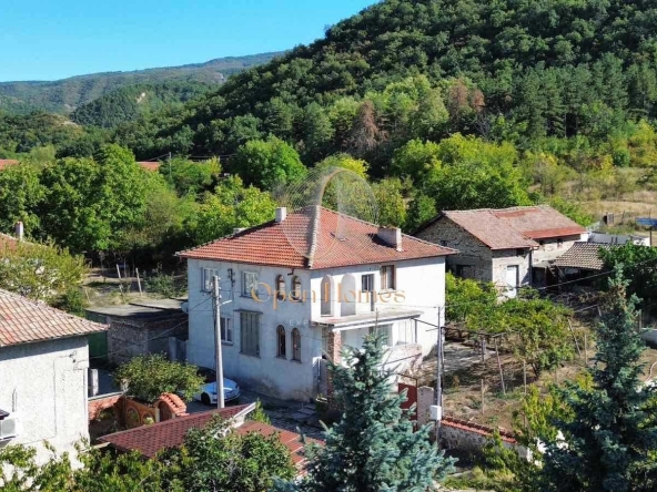 Къща в Перущица - 174 кв.м за 543 €/кв.м - Снимка #1