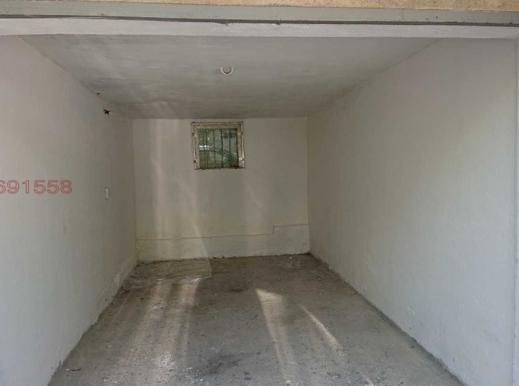 Дава се под наем Гараж / Паркомясто в Шумен, Център - 16 кв.м за 69.36 € - Снимка #1