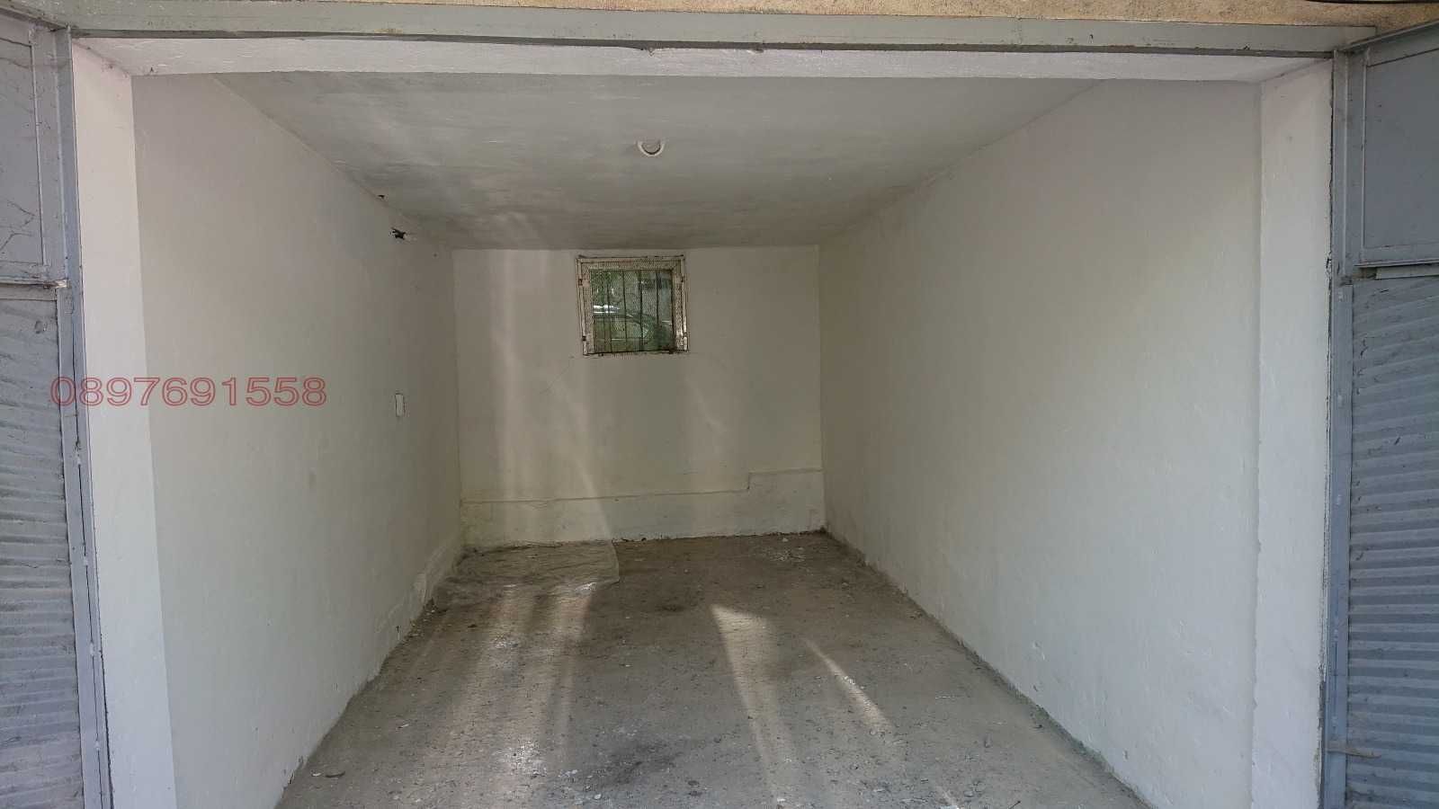 Дава се под наем Гараж / Паркомясто в Шумен, Център - 16 кв.м за 69.36 € - Снимка #1