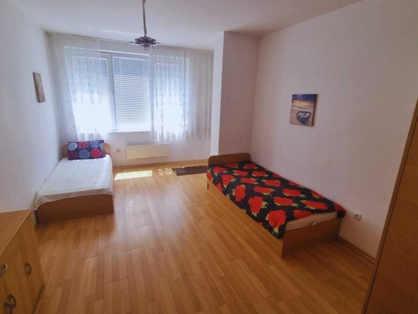 Дава се под наем Тристаен апартамент в София, Люлин - център - 120 кв.м за 561 € - Снимка #1