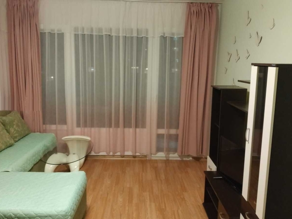 Дава се под наем Двустаен апартамент в София, Дружба 2 - 45 кв.м за 325 € - Снимка #1