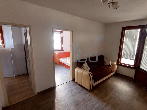 Дава се под наем Двустаен апартамент в Варна, Базар Левски - 59 кв.м за 398.82 € - Снимка #1