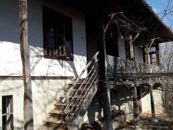 Къща в с. Маково, Област Търговище - 80 кв.м за 128 €/кв.м - Снимка #1