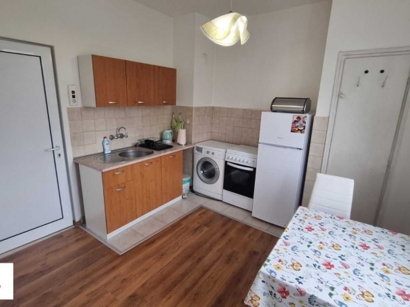 Дава се под наем Двустаен апартамент в София, Център - 50 кв.м за 558.45 € - Снимка #1