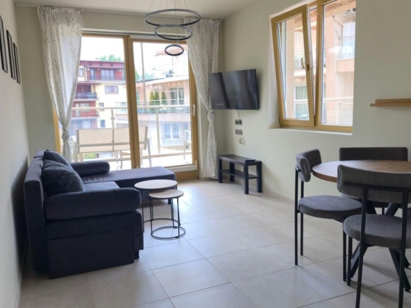 Дава се под наем Двустаен апартамент в София, Витоша - 79 кв.м за 597.21 € - Снимка #1