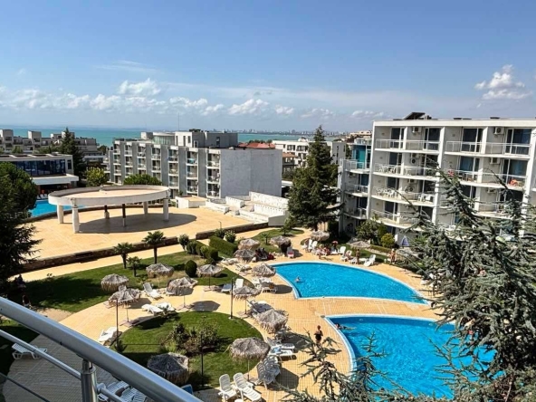 Тристаен апартамент в Бургас, Сарафово - 105 кв.м за 972 €/кв.м - Снимка #1