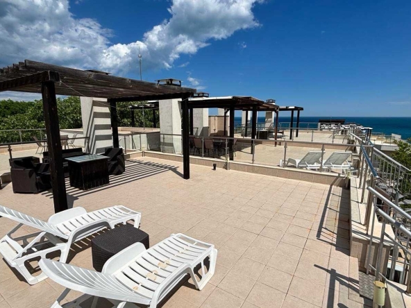 Двустаен апартамент в Бяла - 137 кв.м за 343 €/кв.м - Снимка #1