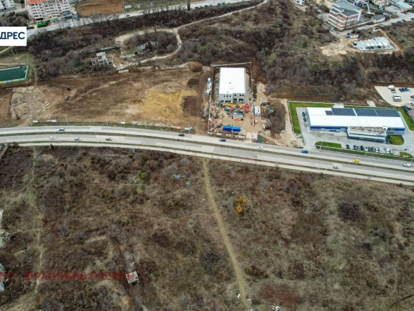 Парцел в Плевен, Дружба 1 - 4426 кв.м за 69 €/кв.м - Снимка #1