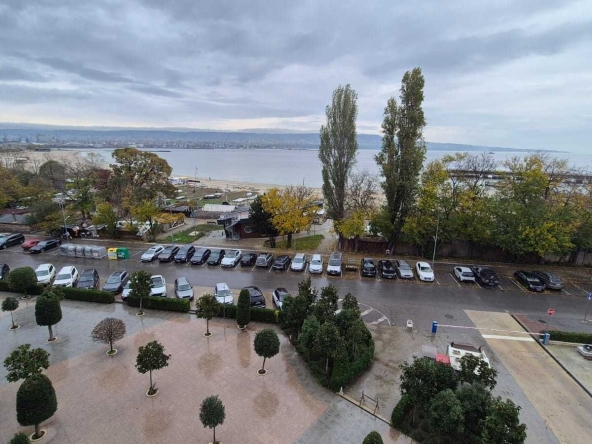 Двустаен апартамент в Варна, Аспарухово - 69 кв.м за 1197 €/кв.м - Снимка #1