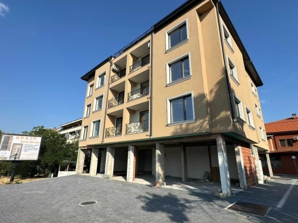 Двустаен апартамент в Карлово - 75 кв.м за 665 €/кв.м - Снимка #1