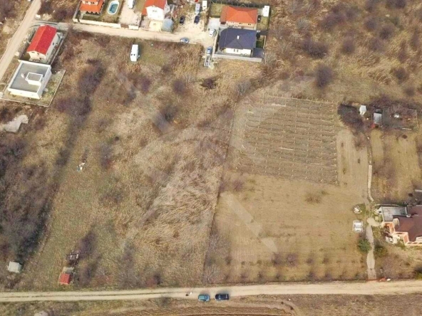 Парцел в Пловдив, Беломорски - 3500 кв.м за 120 €/кв.м - Снимка #1