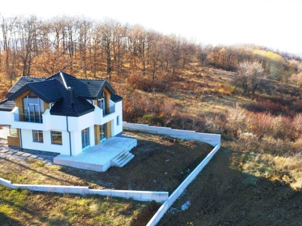 Къща в с. Рударци, Област Перник - 240 кв.м за 839 €/кв.м - Снимка #1